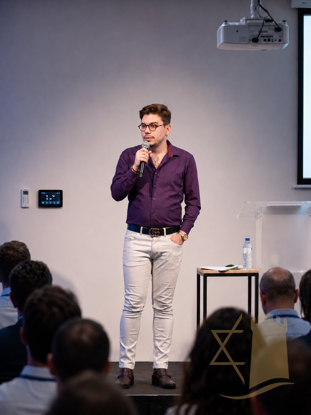 Alexandre Timosencho em palestra